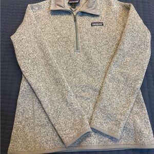 Patagonia Women’s half Zip Polyester Sweater in Gray